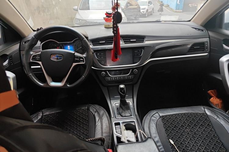 Used Geely Auto Emgrand 2017 Sedan Million Edition 1.5L CVT Upward Version Center Console