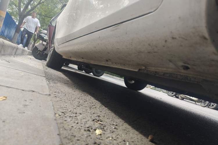 Used Geely Auto Emgrand 2017 Sedan Million Edition 1.5L Manual Upward Connect Version Chassis Front Right