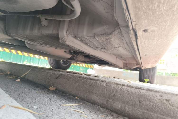 Used Geely Auto Emgrand 2017 Sedan Million Edition 1.5L Manual Upward Connect Version Chassis Rear Right