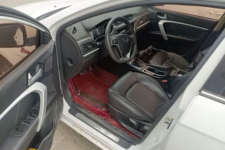 Used Geely Auto Emgrand 2017 Sedan Million Edition 1.5L CVT Upward Version Driver Seat