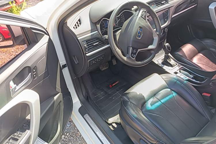 Used Geely Auto Emgrand 2017 Sedan Million Edition 1.5L CVT Upward Version Driver Seat