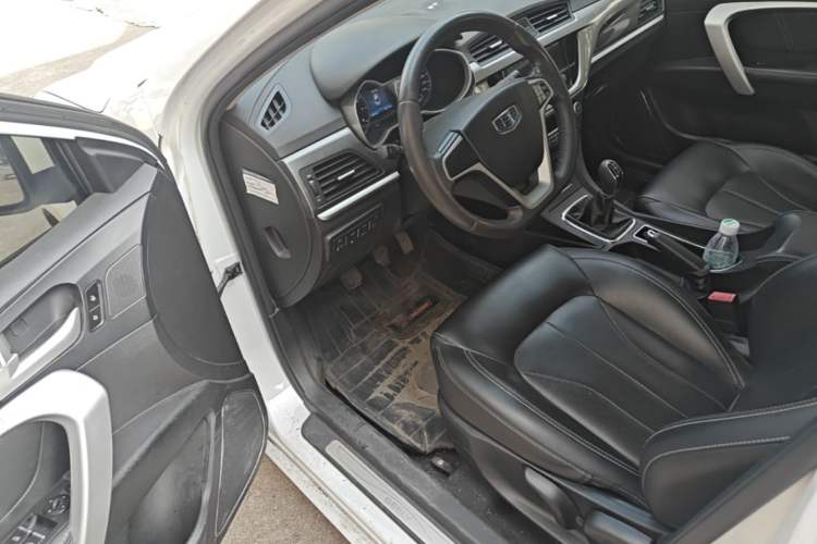 Used Geely Auto Emgrand 2017 Sedan Million Edition 1.5L Manual Upward Connect Version Driver Seat