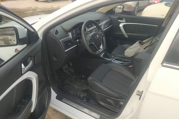 Used Geely Auto Emgrand 2017 Sedan Million Edition 1.5L CVT Upward Connectivity Version Driver Seat