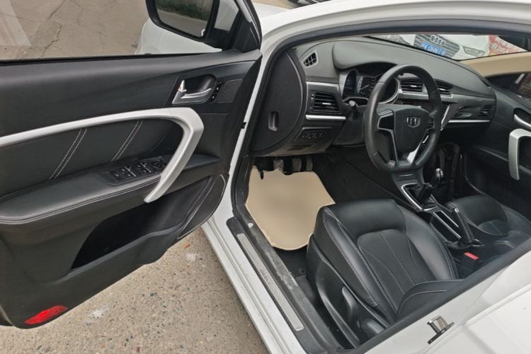 Used Geely Auto Emgrand 2017 Sedan Million Edition 1.5L Manual Upward Connect Version Driver Seat