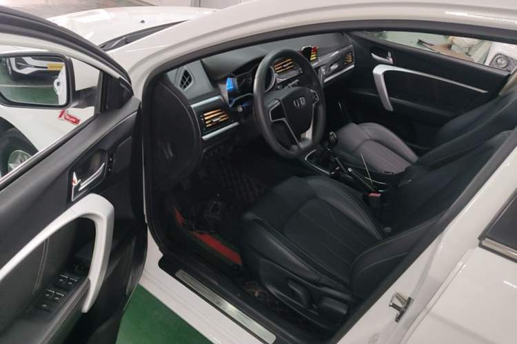Used Geely Auto Emgrand 2017 Sedan Million Edition 1.5L Manual - Upward Version Driver Seat
