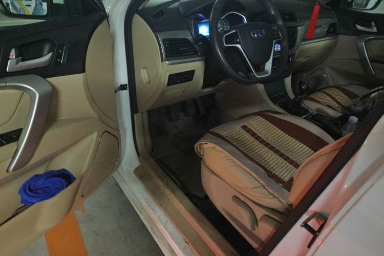 Used Geely Auto Emgrand 2017 Sedan Million Edition 1.5L Manual Luxury Model Driver Seat