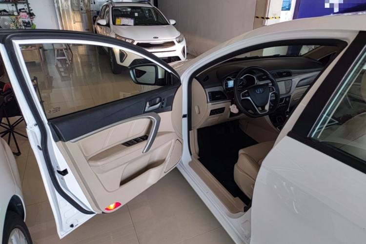 Used Geely Auto Emgrand 2017 Sedan Million Edition 1.5L CVT Luxury Model Driver Seat