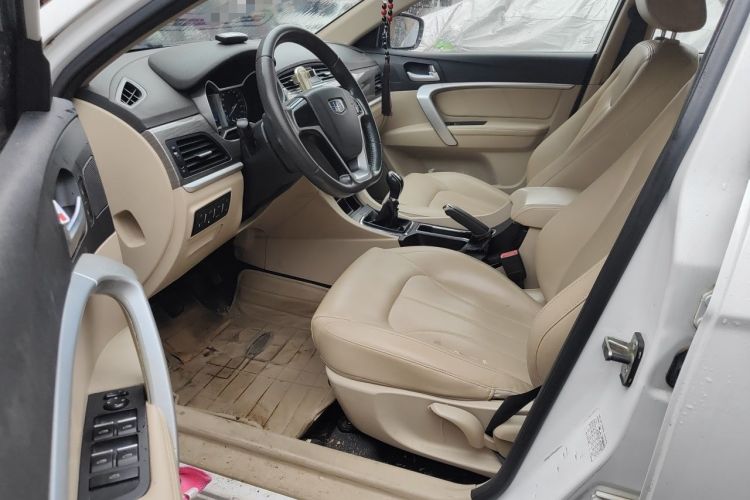Used Geely Auto Emgrand 2017 Sedan Million Edition 1.5L Manual Luxury Model Driver Seat