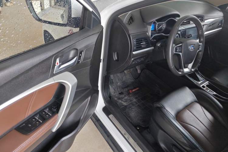Used Geely Auto Emgrand 2017 Hatchback RS Million Edition 1.5L CVT Upward Version Driver Seat
