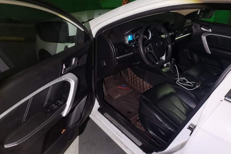 Used Geely Auto Emgrand 2017 Sedan Million Edition 1.5L CVT Upward Version Driver Seat