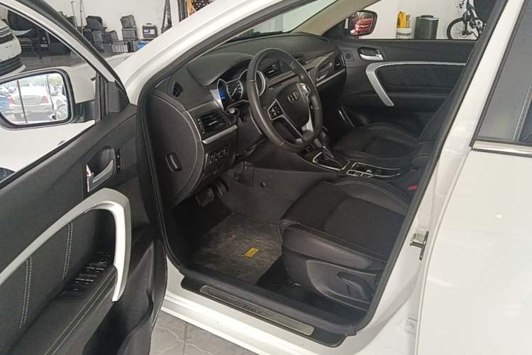 Used Geely Auto Emgrand 2017 Sedan Million Edition 1.5L CVT Upward Connectivity Version Driver Seat