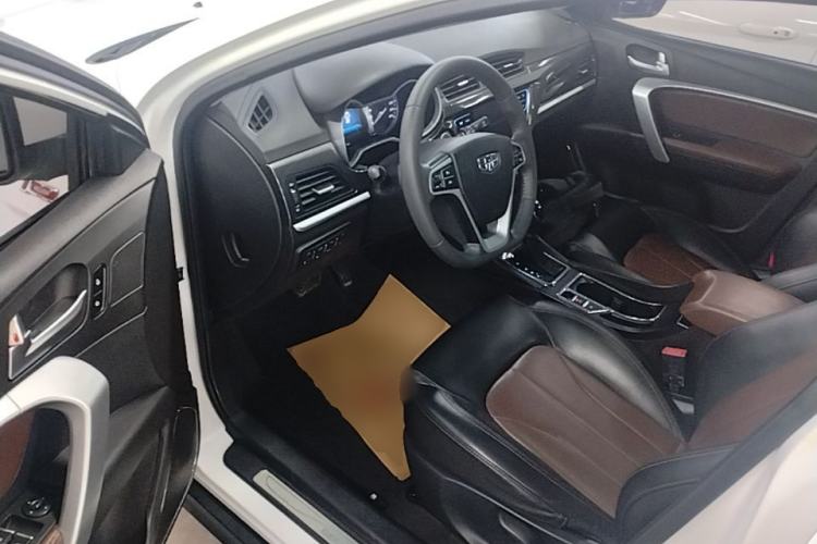 Used Geely Auto Emgrand 2017 Hatchback RS Million Edition 1.5L CVT Upward Version Driver Seat