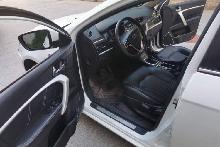 Used Geely Auto Emgrand 2017 Sedan Million Edition 1.5L CVT Upward Version Driver Seat