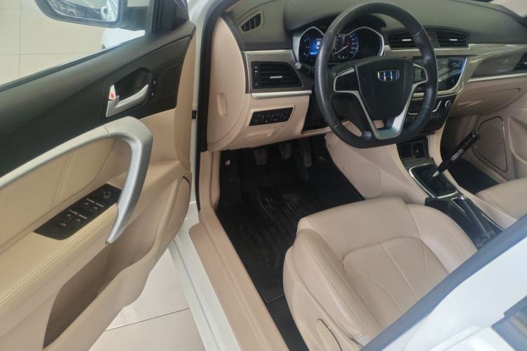 Used Geely Auto Emgrand 2017 Sedan Million Edition 1.5L Manual Luxury Model Driver Seat