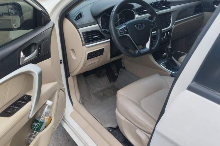 Used Geely Auto Emgrand 2017 Sedan Million Edition 1.5L CVT Luxury Model Driver Seat