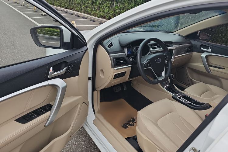 Used Geely Auto Emgrand 2017 Sedan Million Edition 1.5L CVT Luxury Model Driver Seat