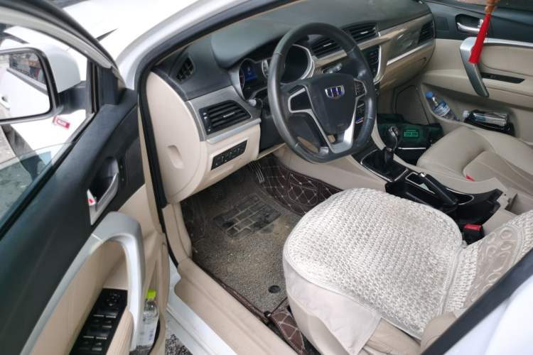 Used Geely Auto Emgrand 2017 Sedan Million Edition 1.5L Manual Luxury Model Driver Seat