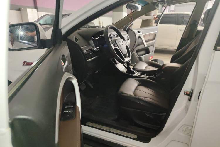 Used Geely Auto Emgrand 2017 Hatchback RS Million Edition 1.5L CVT Upward Version Driver Seat