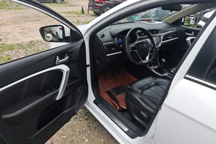 Used Geely Auto Emgrand 2017 Sedan Million Edition 1.5L Manual - Upward Version Driver Seat