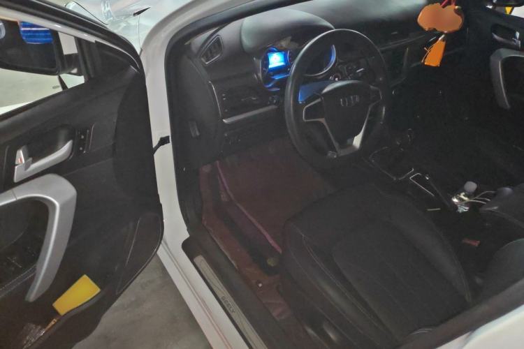 Used Geely Auto Emgrand 2017 Sedan Million Edition 1.5L Manual Upward Connect Version Driver Seat