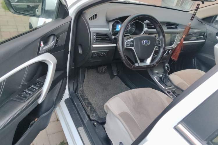 Used Geely Auto Emgrand 2017 Sedan Million Edition 1.5L CVT Upward Version Driver Seat