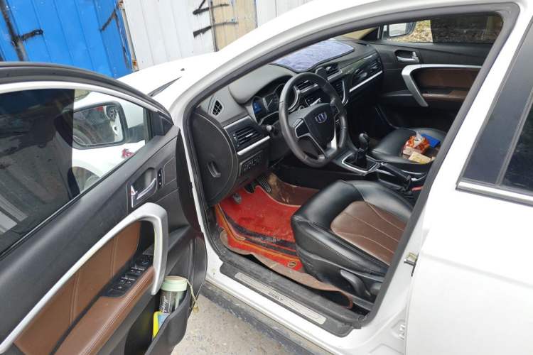 Used Geely Auto Emgrand 2017 Hatchback RS Million Edition 1.5L Manual Upward Version Driver Seat