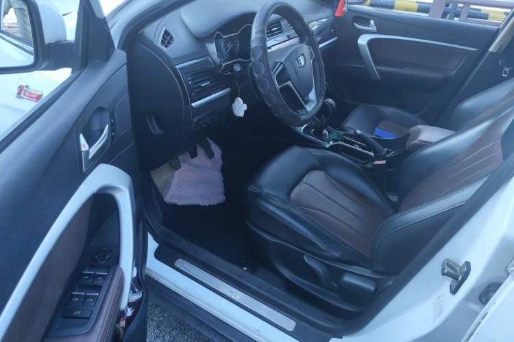 Used Geely Auto Emgrand 2017 Hatchback RS Million Edition 1.5L Manual Upward Version Driver Seat