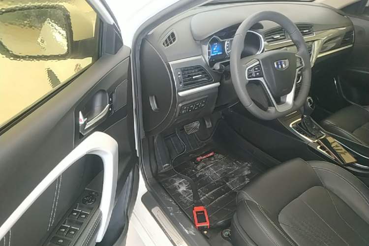 Used Geely Auto Emgrand 2017 Sedan Million Edition 1.5L CVT Upward Version Driver Seat