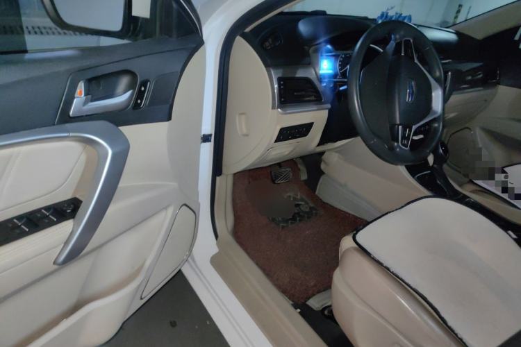 Used Geely Auto Emgrand 2017 Sedan Million Edition 1.5L CVT Luxury Model Driver Seat