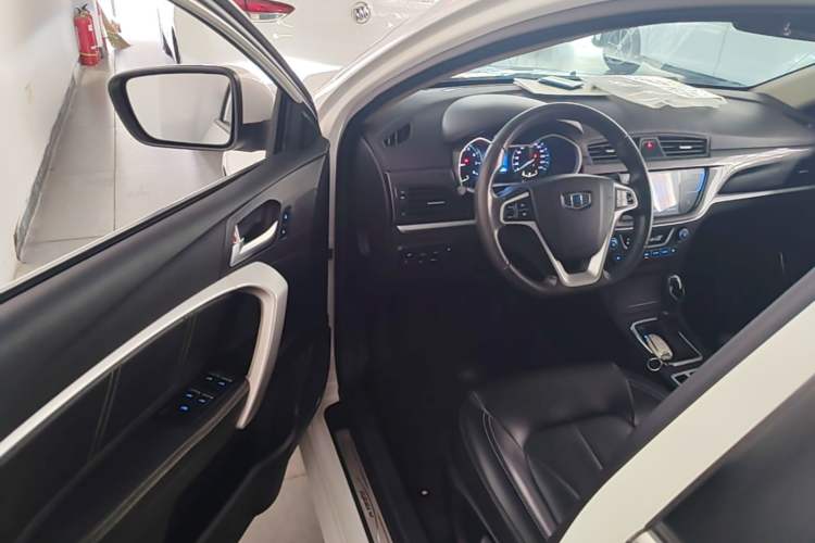 Used Geely Auto Emgrand 2017 Sedan Million Edition 1.5L CVT Upward Version Driver Seat