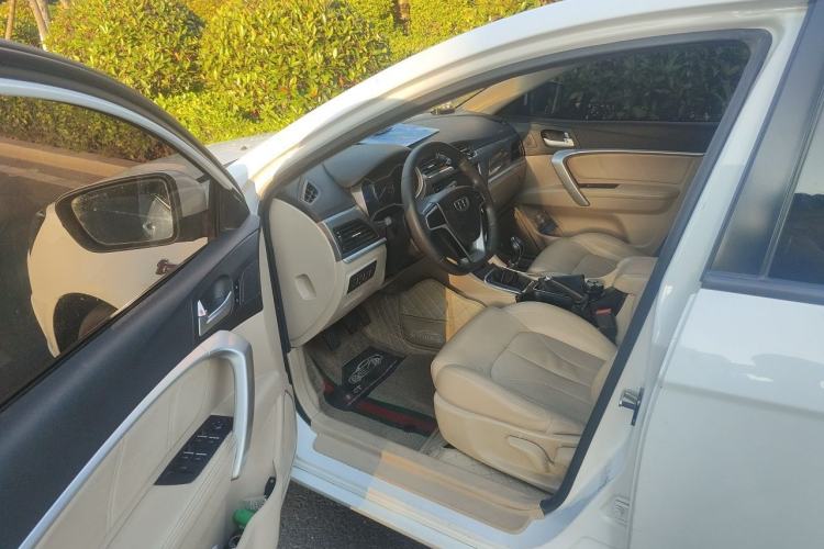 Used Geely Auto Emgrand 2017 Sedan Million Edition 1.5L Manual Luxury Model Driver Seat