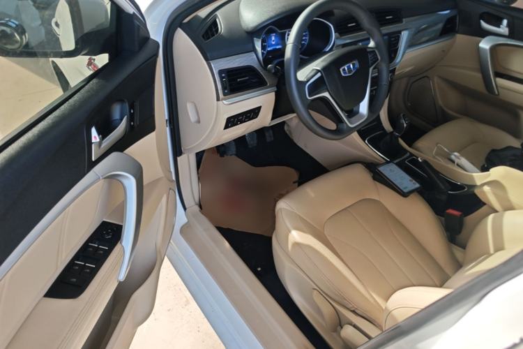 Used Geely Auto Emgrand 2017 Sedan Million Edition 1.5L Manual Luxury Model Driver Seat