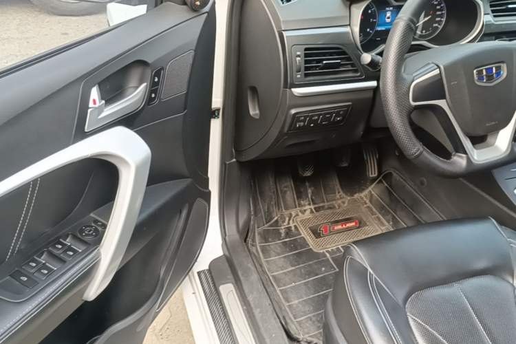 Used Geely Auto Emgrand 2017 Sedan Million Edition 1.5L Manual - Upward Version Driver Seat