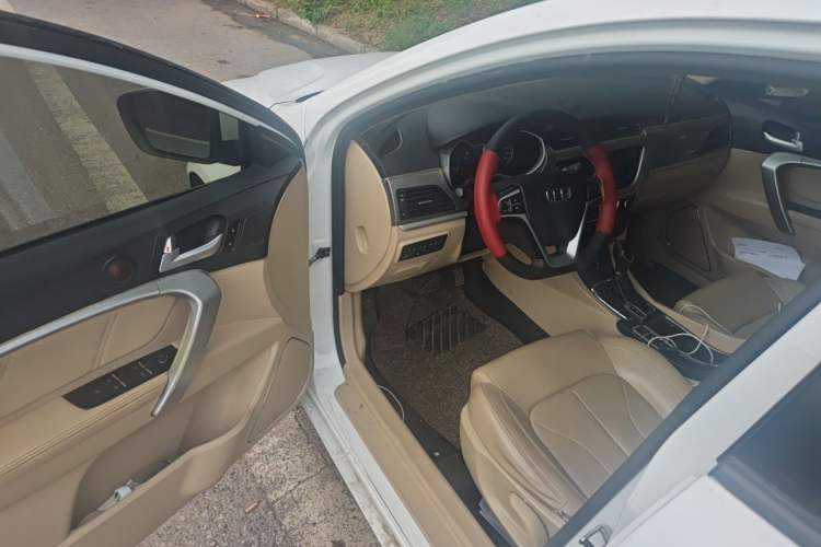 Used Geely Auto Emgrand 2017 Sedan Million Edition 1.5L CVT Luxury Model Driver Seat
