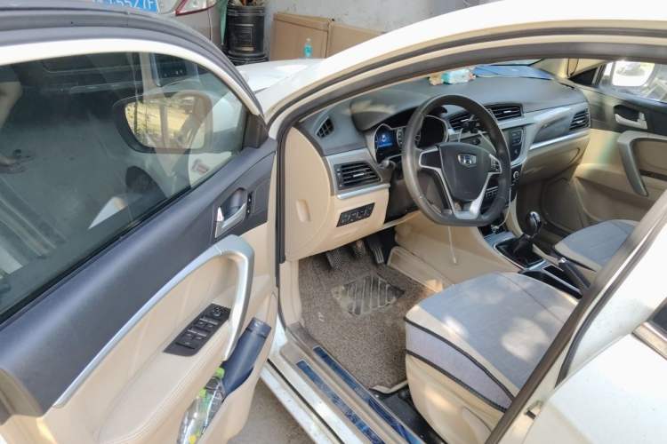 Used Geely Auto Emgrand 2017 Sedan Million Edition 1.5L Manual Luxury Model Driver Seat