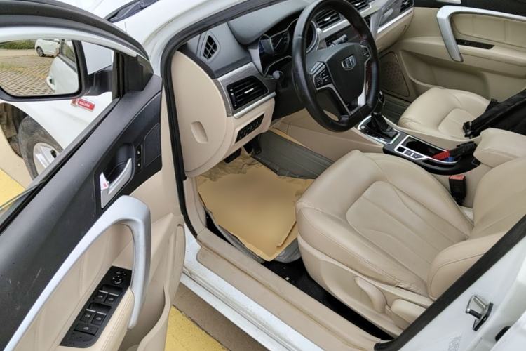 Used Geely Auto Emgrand 2017 Sedan Million Edition 1.5L CVT Luxury Model Driver Seat
