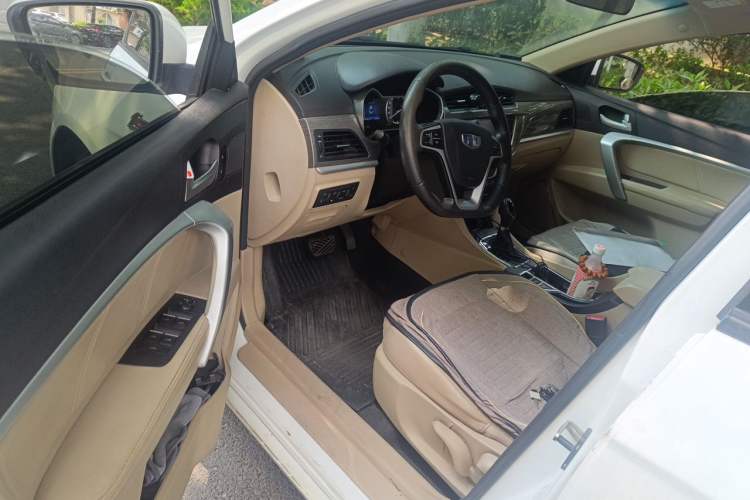 Used Geely Auto Emgrand 2017 Sedan Million Edition 1.5L CVT Luxury Model Driver Seat