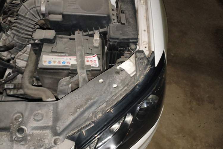 Used Geely Auto Emgrand 2017 Sedan Million Edition 1.5L Manual Upward Connect Version Engine Bay Left