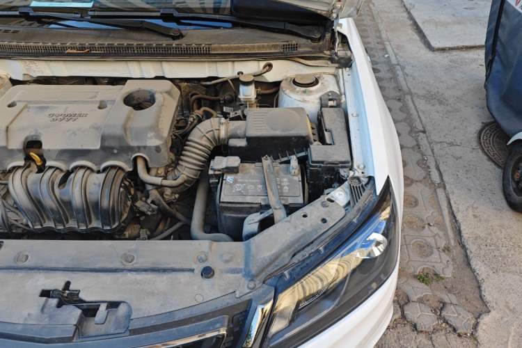 Used Geely Auto Emgrand 2017 Sedan Million Edition 1.5L Manual Luxury Model Engine Bay Left