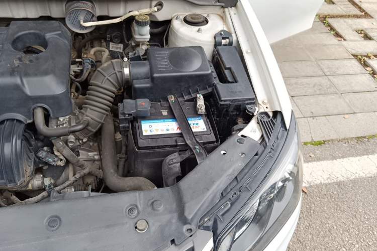 Used Geely Auto Emgrand 2017 Sedan Million Edition 1.5L Manual - Upward Version Engine Bay Left