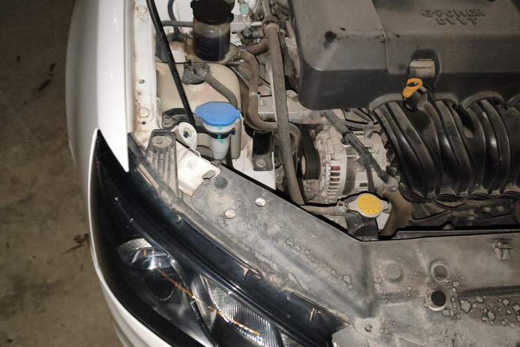 Used Geely Auto Emgrand 2017 Sedan Million Edition 1.5L Manual Upward Connect Version Engine Bay Right