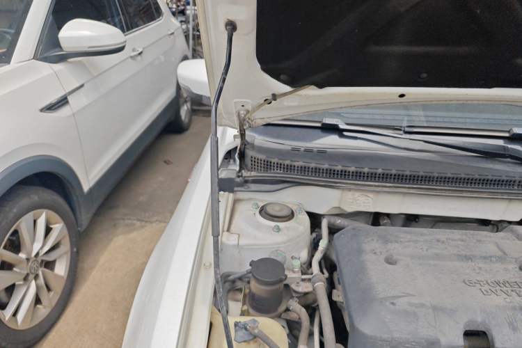 Used Geely Auto Emgrand 2017 Sedan Million Edition 1.5L CVT Upward Version Engine Bay Right