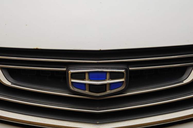 Used Geely Auto Emgrand 2017 Sedan Million Edition 1.5L CVT Upward Version Exterior 10