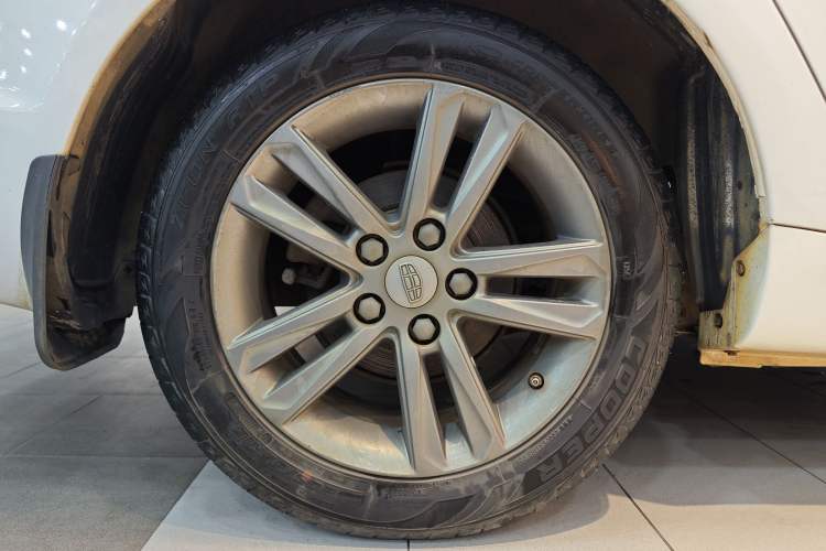 Used Geely Auto Emgrand 2017 Sedan Million Edition 1.5L CVT Upward Version Exterior 2