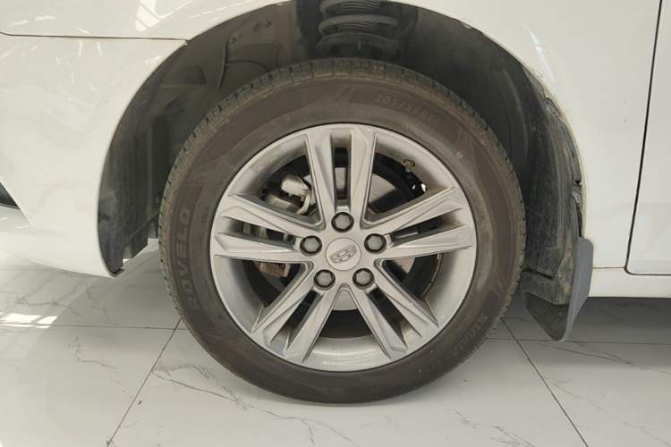 Used Geely Auto Emgrand 2017 Sedan Million Edition 1.5L Manual Upward Connect Version Exterior 4
