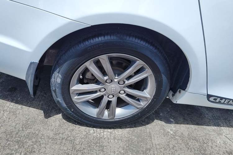 Used Geely Auto Emgrand 2017 Sedan Million Edition 1.5L CVT Upward Version Exterior 5
