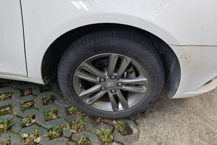 Used Geely Auto Emgrand 2017 Sedan Million Edition 1.5L CVT Upward Version Exterior 7