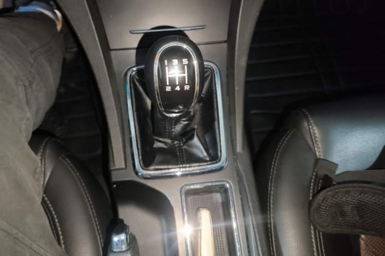 Used Geely Auto Emgrand 2017 Hatchback RS Million Edition 1.5L Manual Upward Version Gear Lever