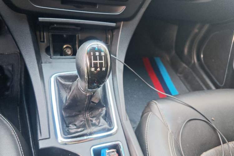 Used Geely Auto Emgrand 2017 Sedan Million Edition 1.5L Manual - Upward Version Gear Lever