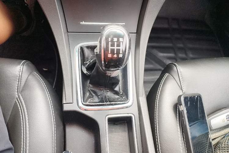 Used Geely Auto Emgrand 2017 Sedan Million Edition 1.5L Manual - Upward Version Gear Lever